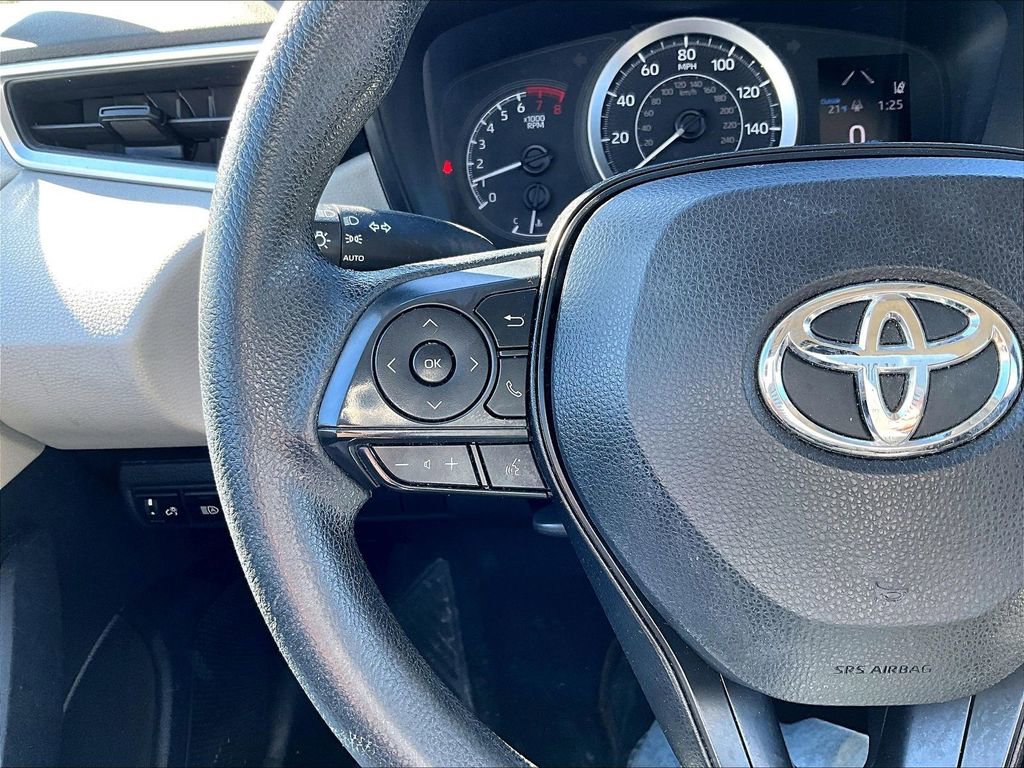 Used 2022 Toyota Corolla LE image 16