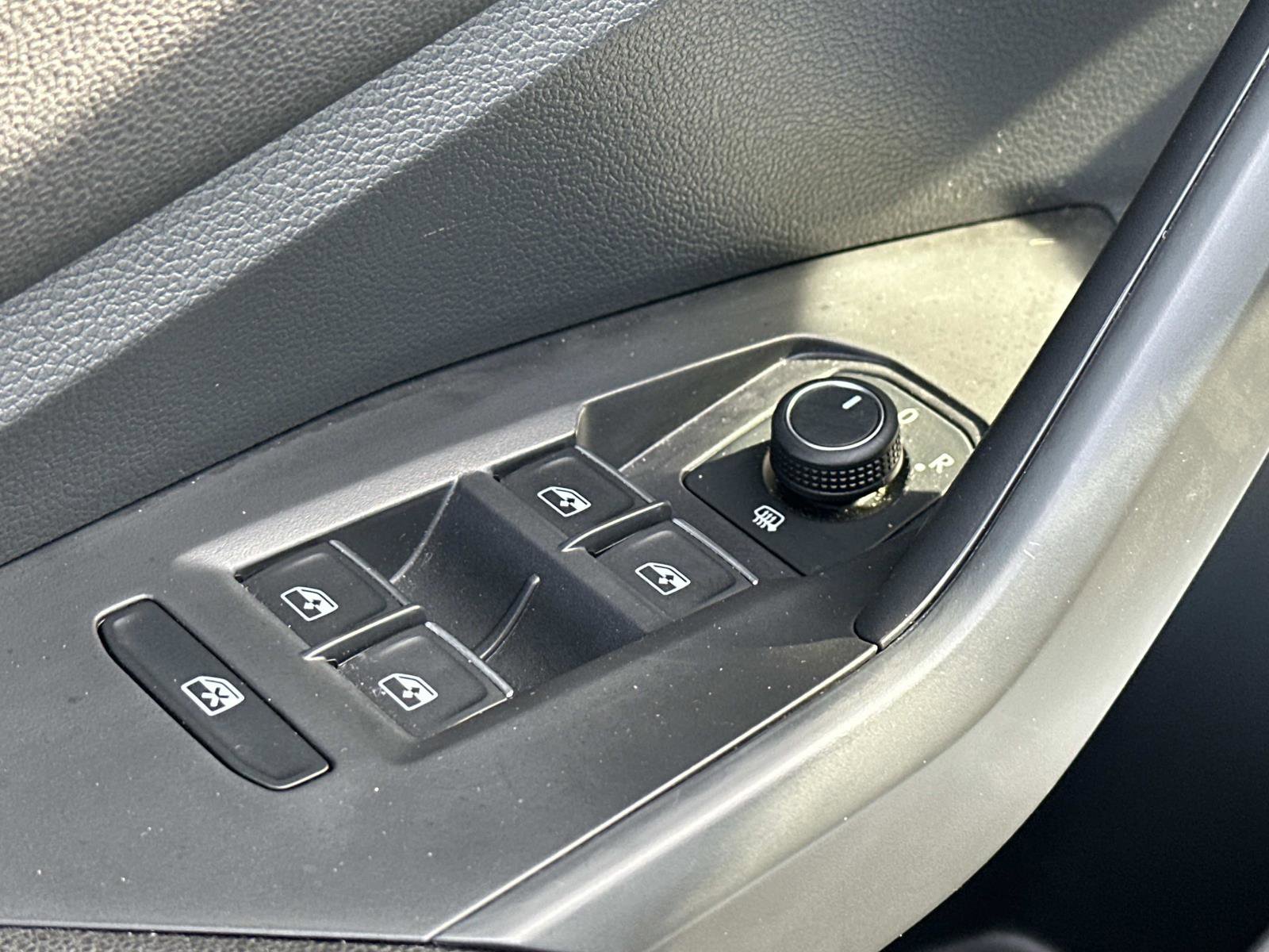 Used 2025 Volkswagen Jetta Sport image 16