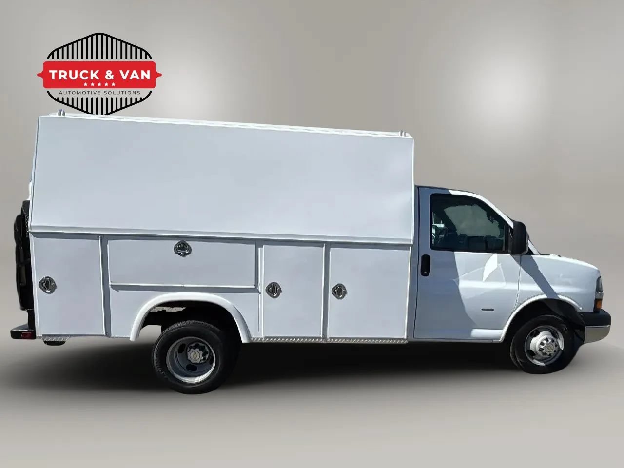 Used 2020 Chevrolet Express 3500 w/ Power Convenience Package RWD image 7