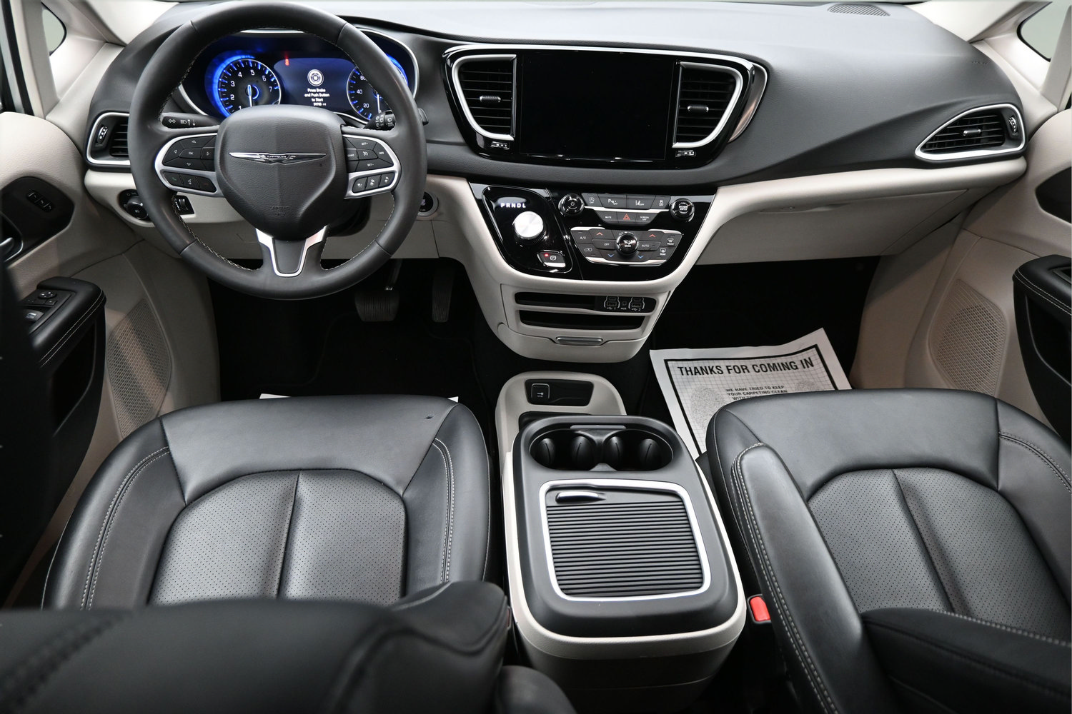 Used 2024 Chrysler Pacifica Touring-L FWD image 7