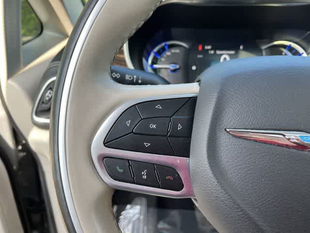 Used 2021 Chrysler Pacifica Limited FWD image 22