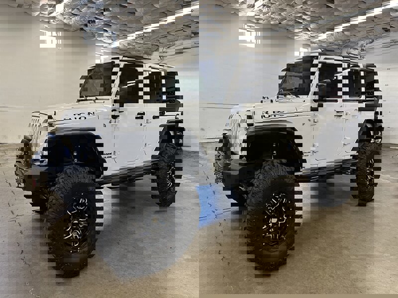 Used 2015 Jeep Wrangler Unlimited Rubicon w/ Connectivity Group image 6