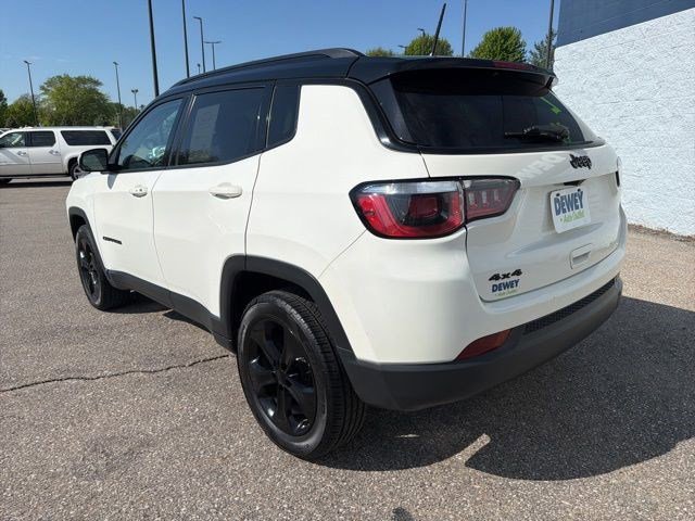 Used 2018 Jeep Compass Latitude AWD/4WD image 3