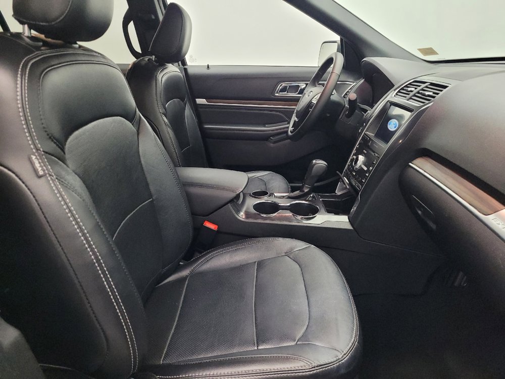 Used 2019 Ford Explorer Limited w/ Ford Safe & Smart Package image 21