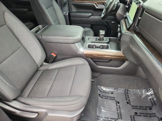 Used 2024 Chevrolet Silverado 1500 LT Trail Boss w/ Convenience Package II AWD/4WD image 20