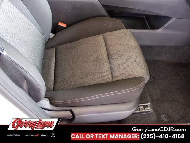 Used 2025 Nissan Rogue SV AWD/4WD image 14