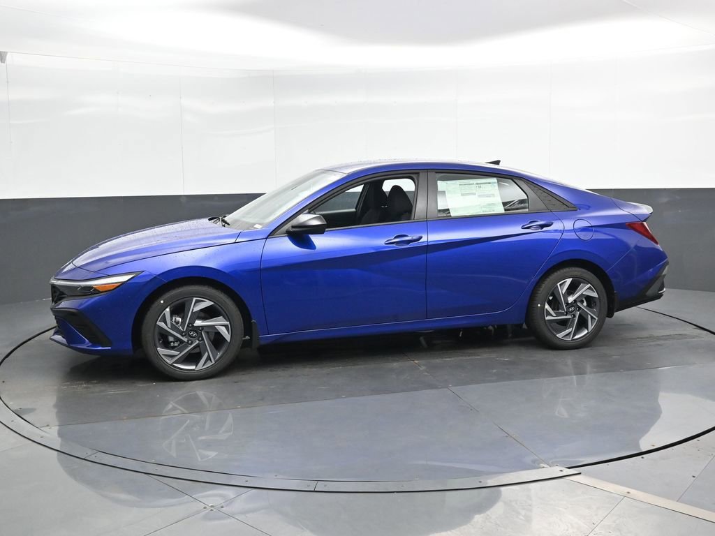 New 2025 Hyundai Elantra Sport image 7