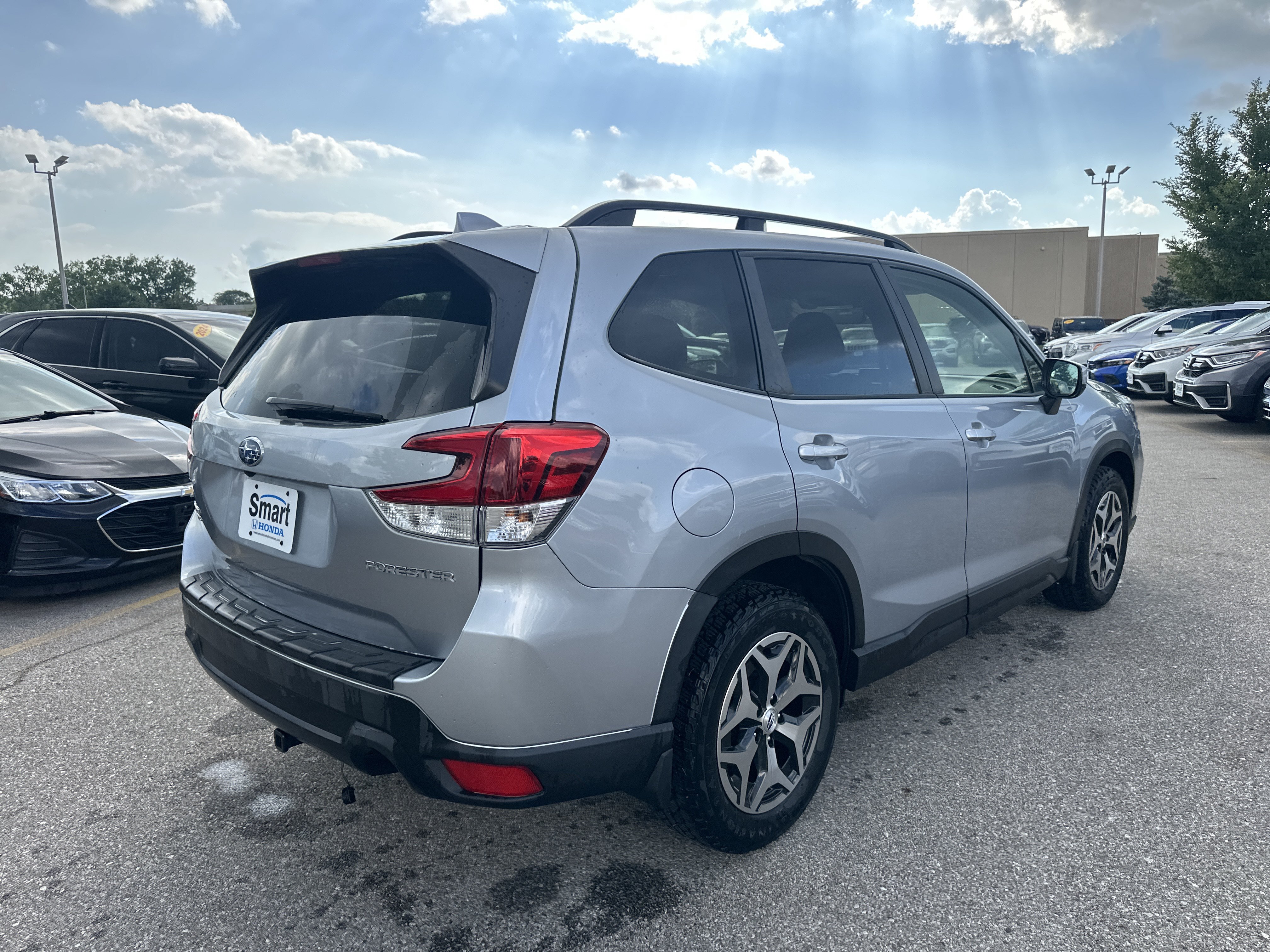 Used 2019 Subaru Forester Premium AWD/4WD image 4