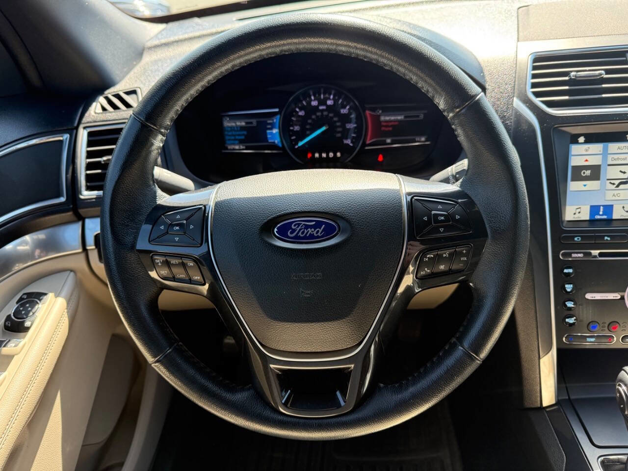Used 2018 Ford Explorer Limited FWD image 18
