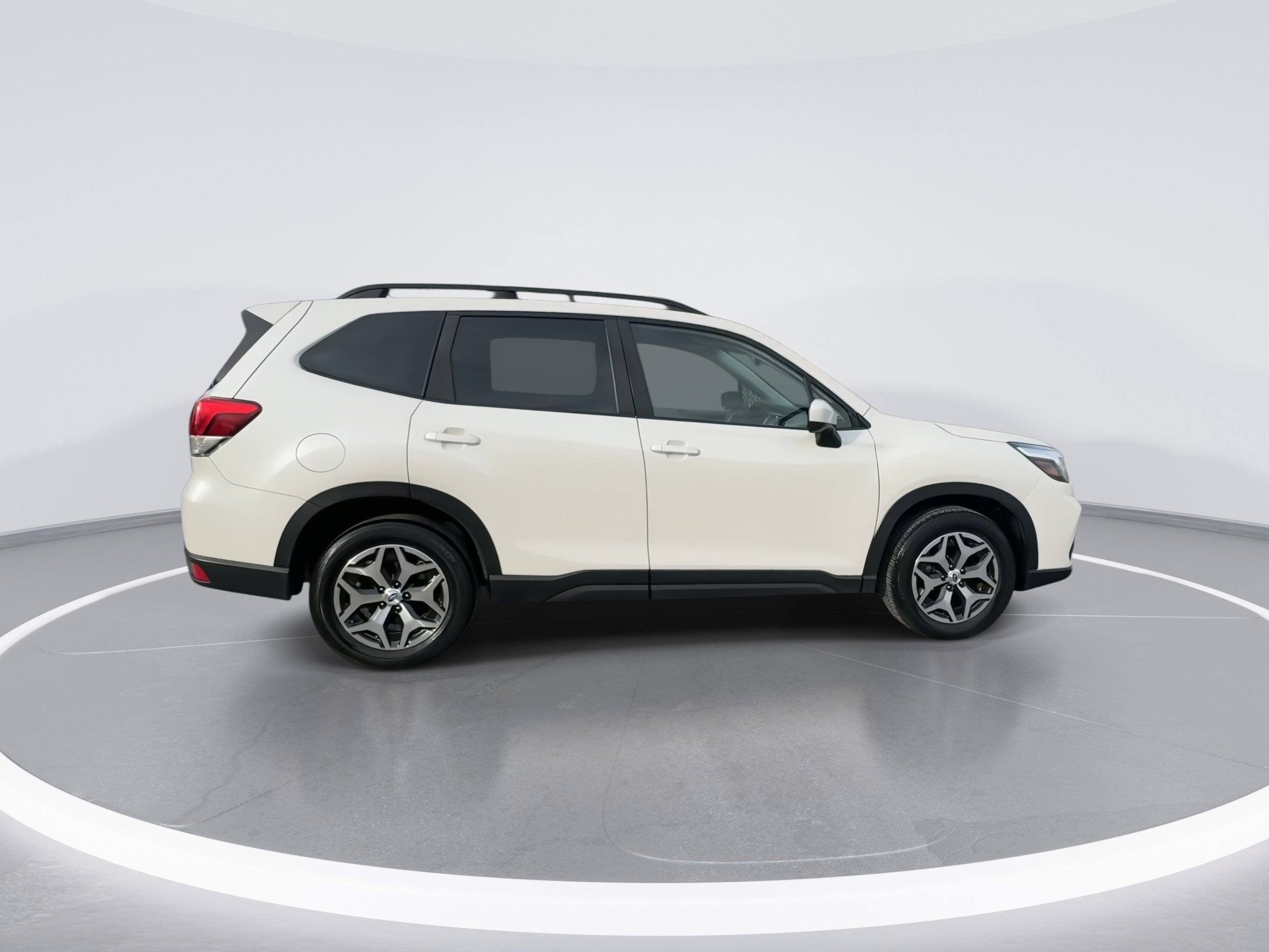Used 2019 Subaru Forester Premium w/ All-Weather Package image 9