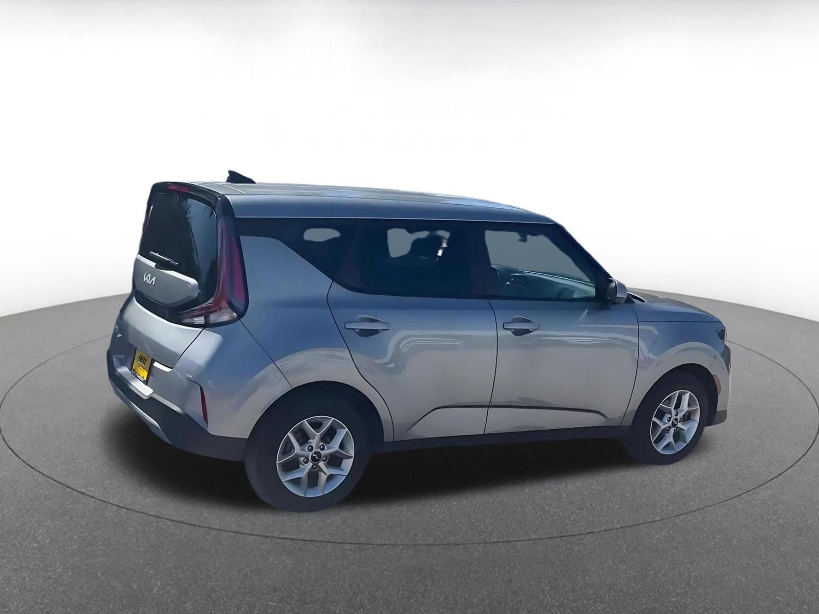 Used 2025 Kia Soul LX w/ LX Technology Package FWD image 14