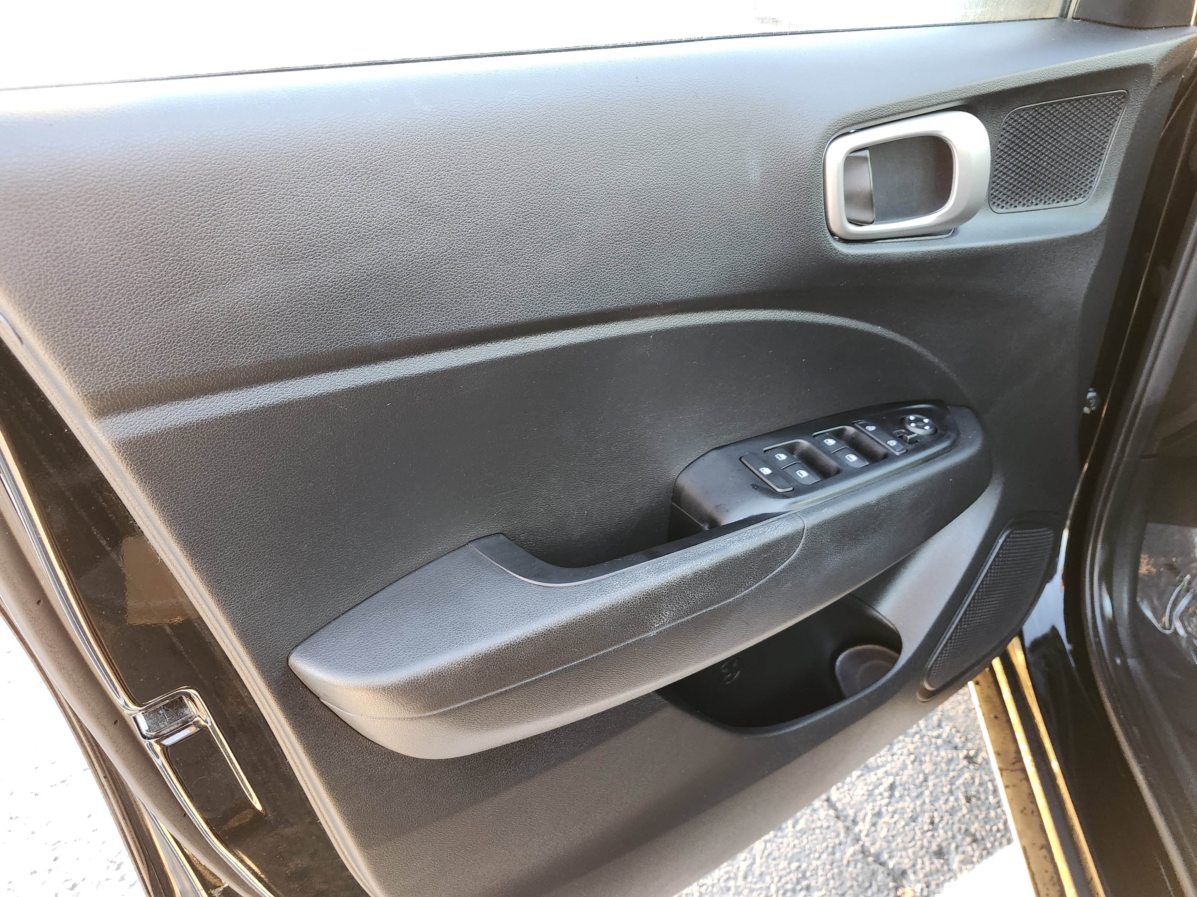 Used 2021 Hyundai Venue SE image 16