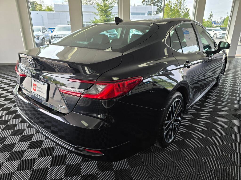 Used 2025 Toyota Camry XLE FWD image 3