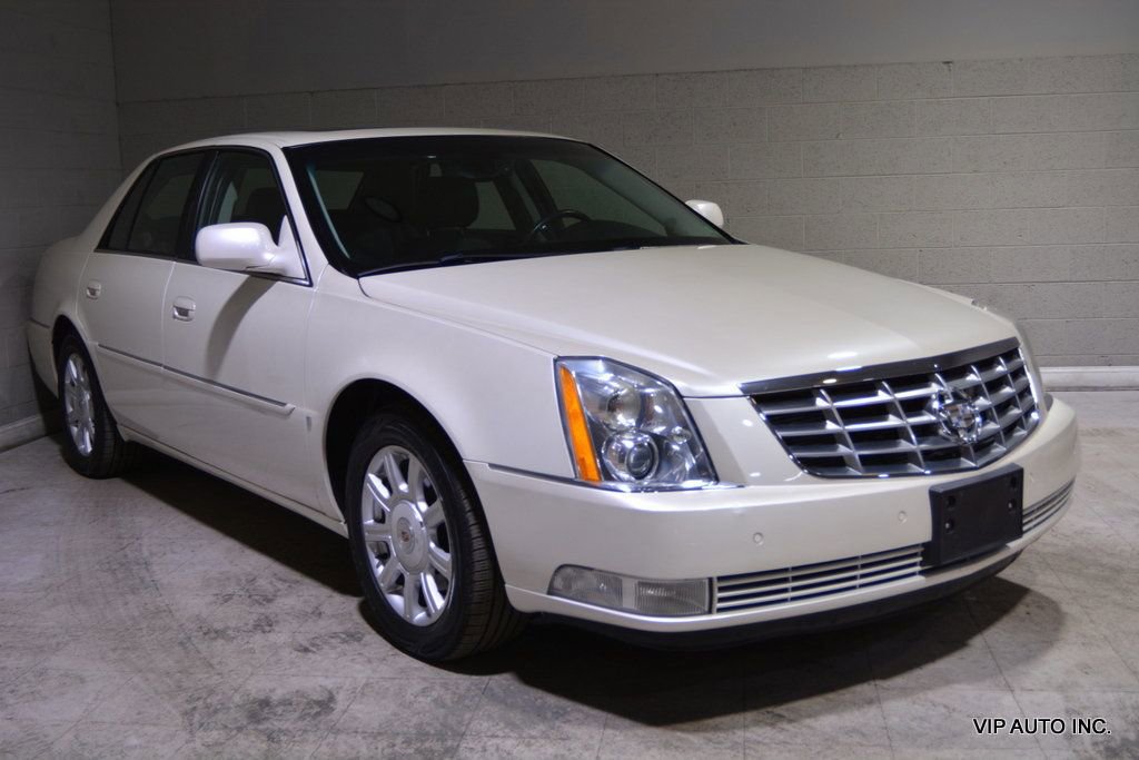 Used 2008 Cadillac DTS w/ Sun And Sound Package image 1