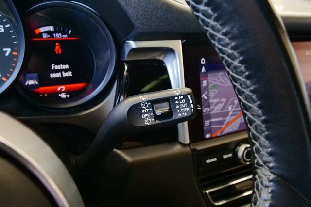 Used 2021 Porsche Macan image 27