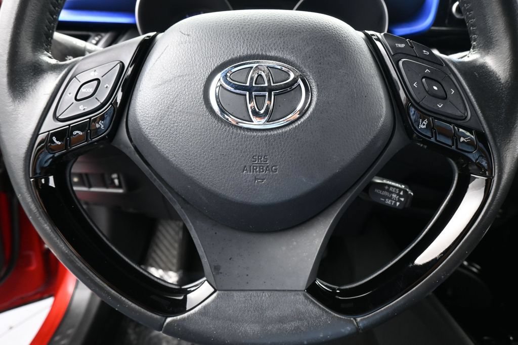 Used 2021 Toyota C-HR XLE FWD image 31
