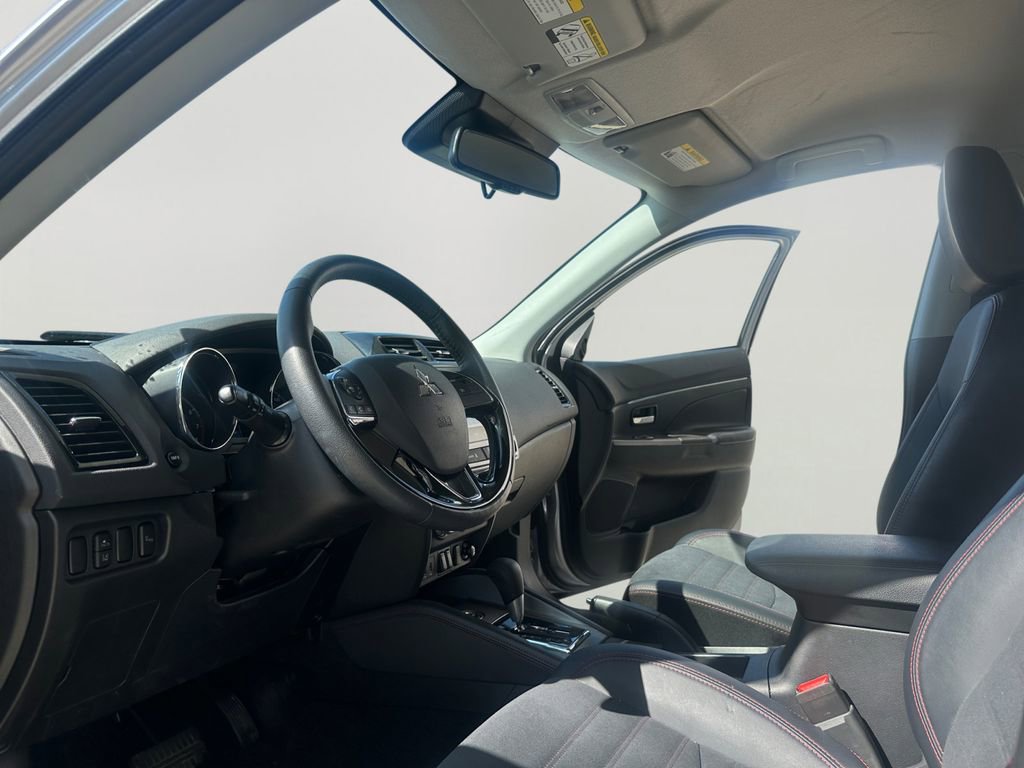 Used 2025 Mitsubishi Outlander Sport AWD image 9