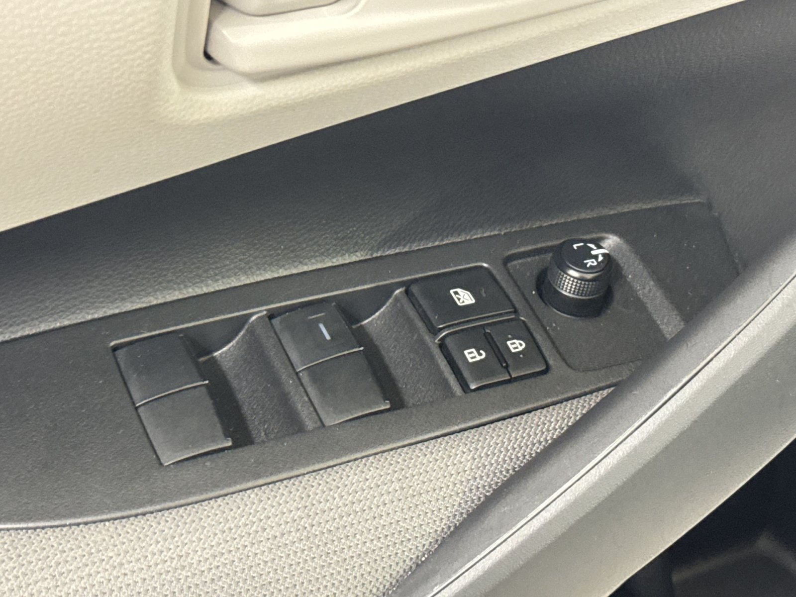 Used 2026 Toyota Corolla LE FWD image 27