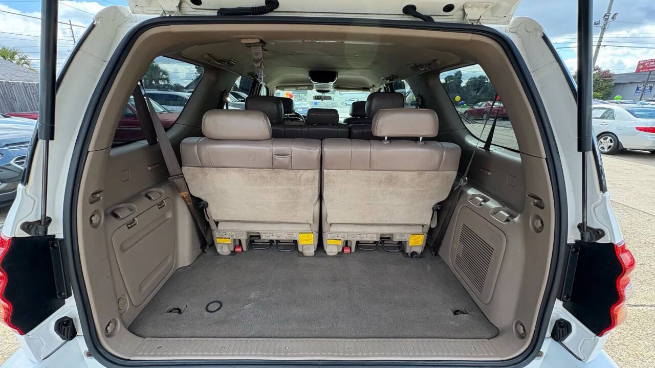 Used 2004 Toyota Sequoia SR5 RWD image 5
