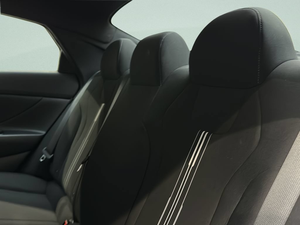 Certified 2025 Hyundai Elantra Sport FWD image 13