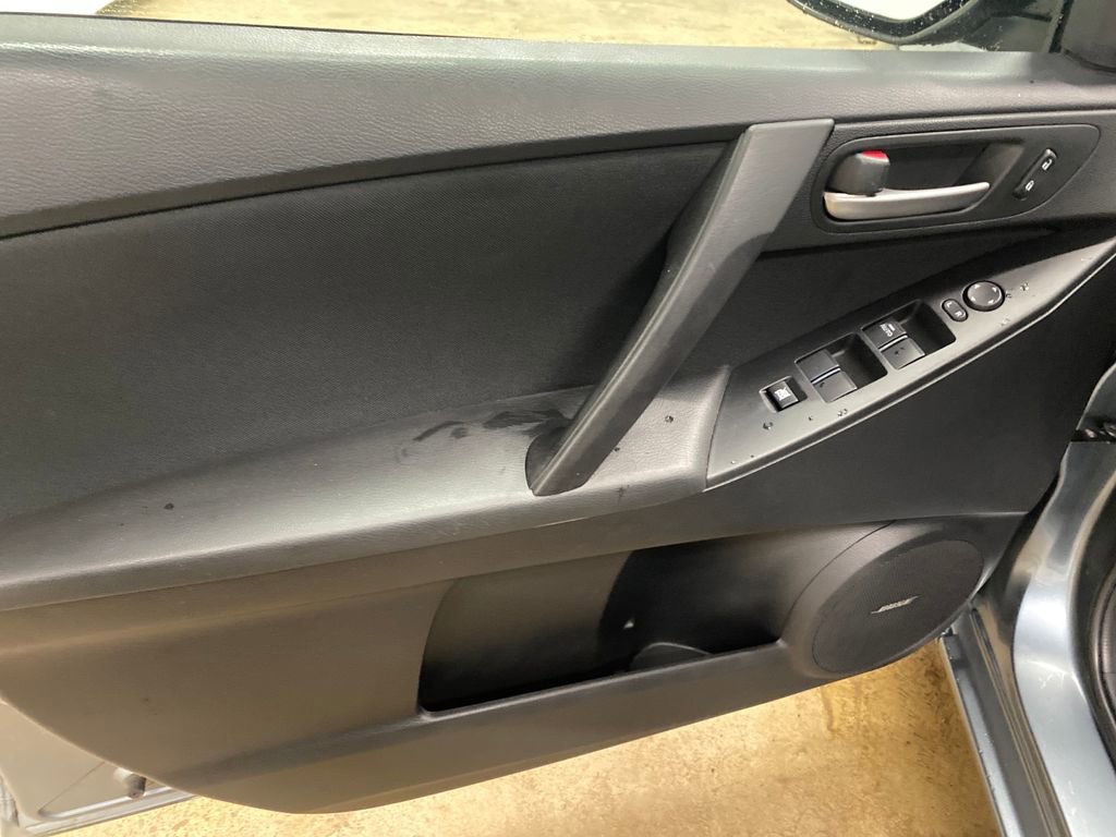 Used 2012 MAZDA MAZDA3 i Touring FWD image 9