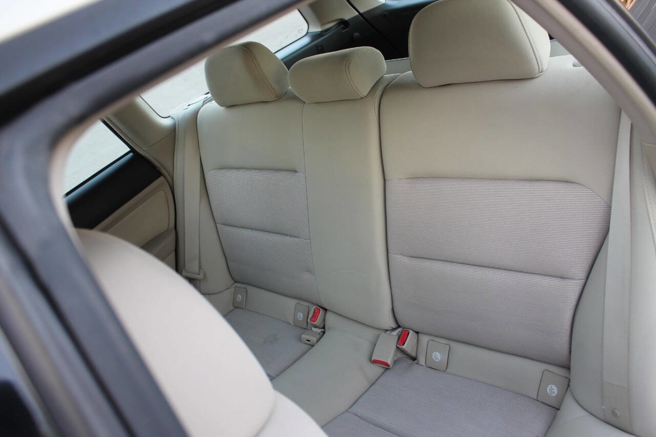 Used 2007 Subaru Outback 2.5i L.L. Bean image 23