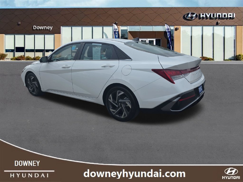 Used 2024 Hyundai Elantra Limited FWD image 3