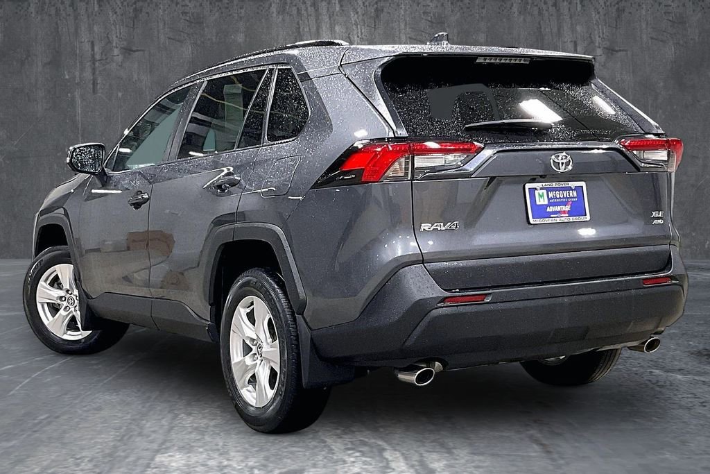 Used 2021 Toyota RAV4 XLE w/ Convenience Package AWD/4WD image 4