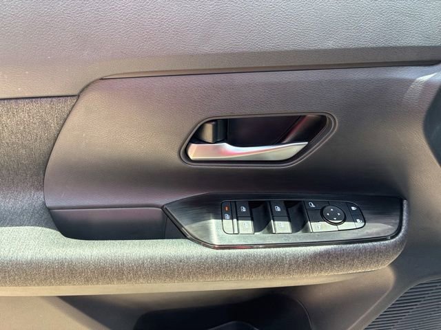 Used 2026 Nissan Kicks SV w/ Charging Package FWD image 20