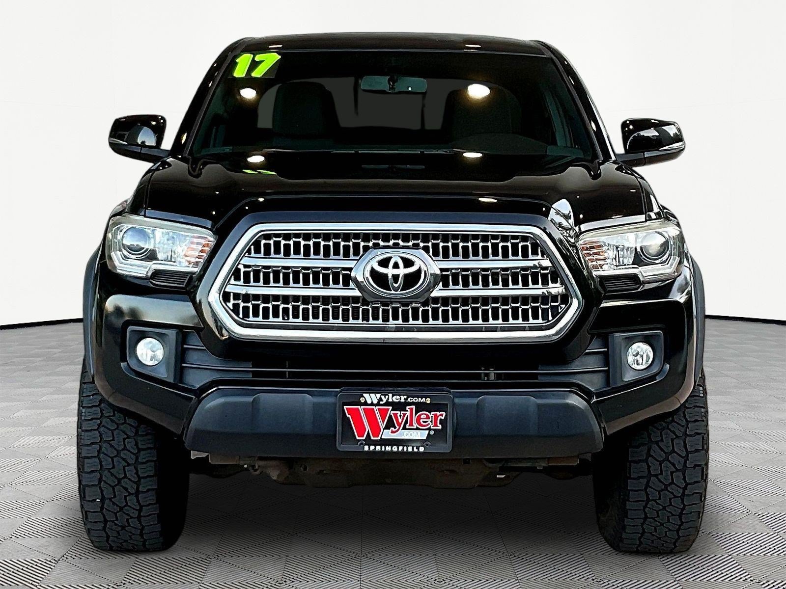 Used 2017 Toyota Tacoma TRD Off-Road w/ Tow Package (A/T) AWD/4WD image 2