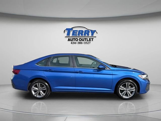 Used 2024 Volkswagen Jetta SE image 1
