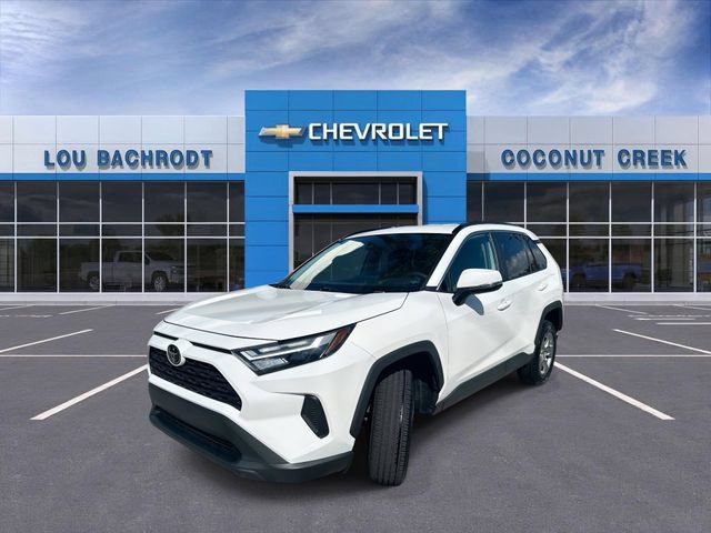 Used 2024 Toyota RAV4 XLE FWD image 4