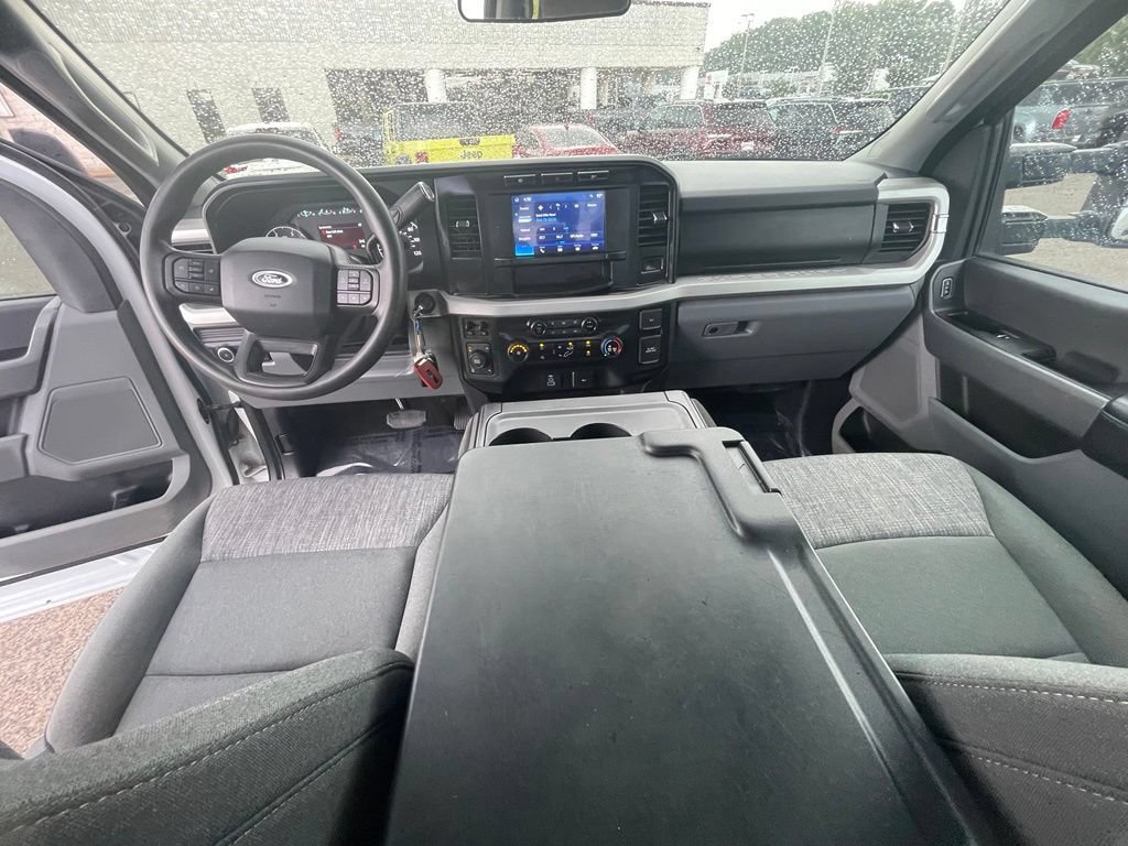 Used 2024 Ford F350 XLT AWD/4WD image 3
