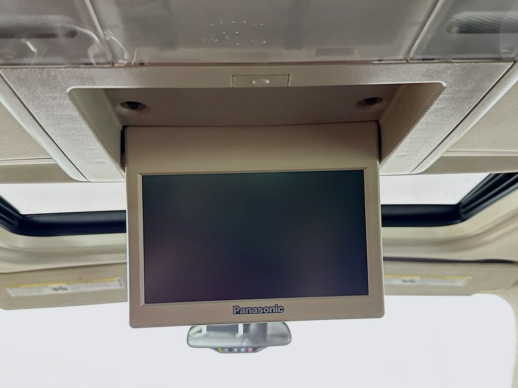 Used 2013 GMC Yukon Denali RWD image 30