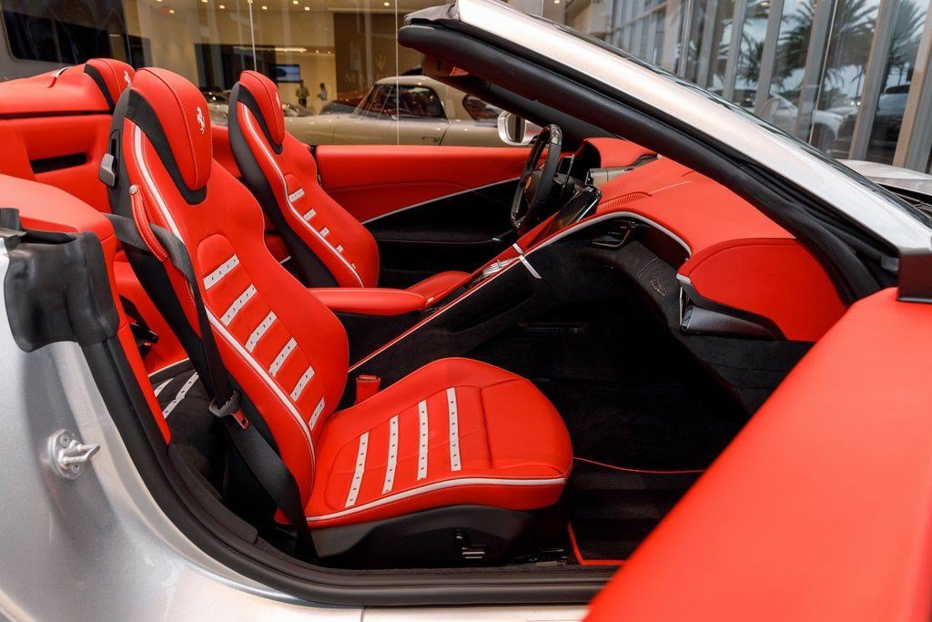 Used 2024 Ferrari Roma Spider RWD image 43