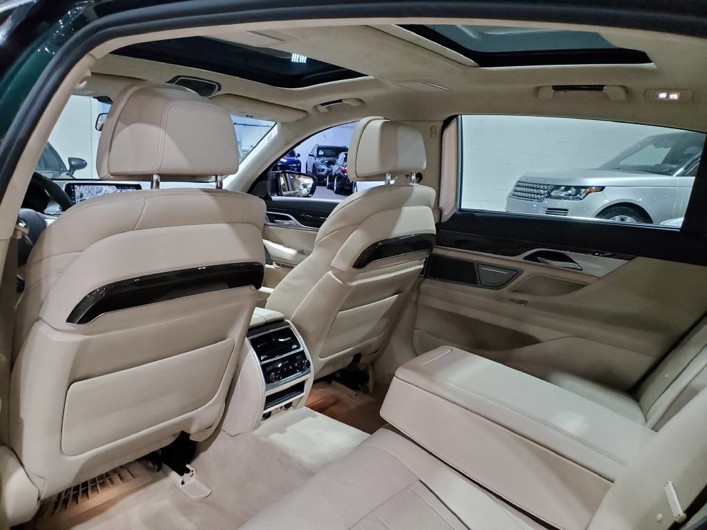 Used 2016 BMW 750i xDrive AWD/4WD image 25