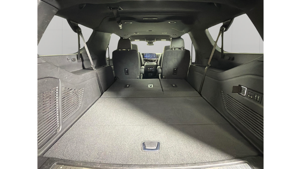 Certified 2025 Chevrolet Suburban Premier RWD image 33