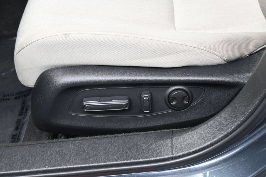Used 2025 Honda Accord SE image 12