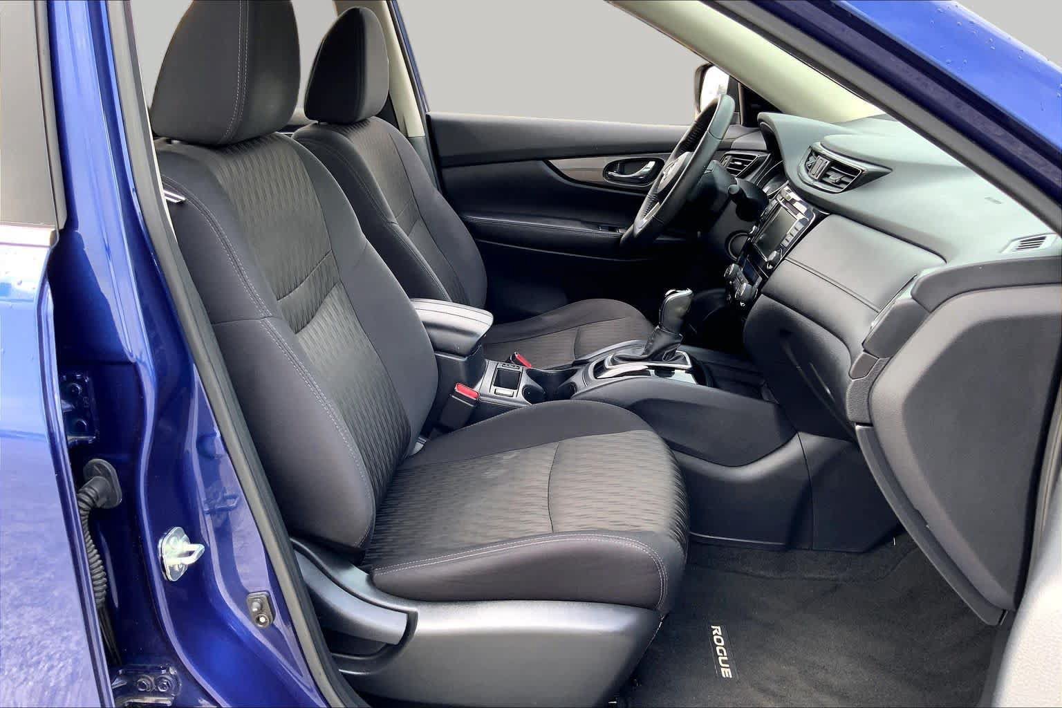 Used 2020 Nissan Rogue SV FWD image 9