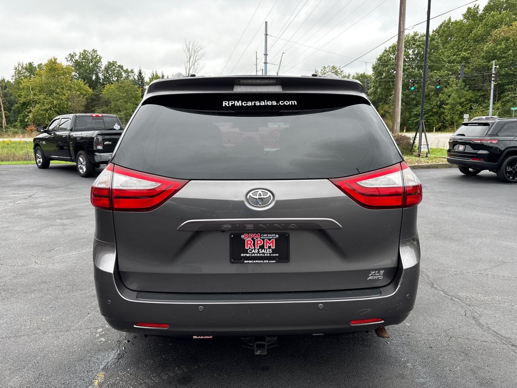 Used 2017 Toyota Sienna XLE Premium AWD/4WD image 5