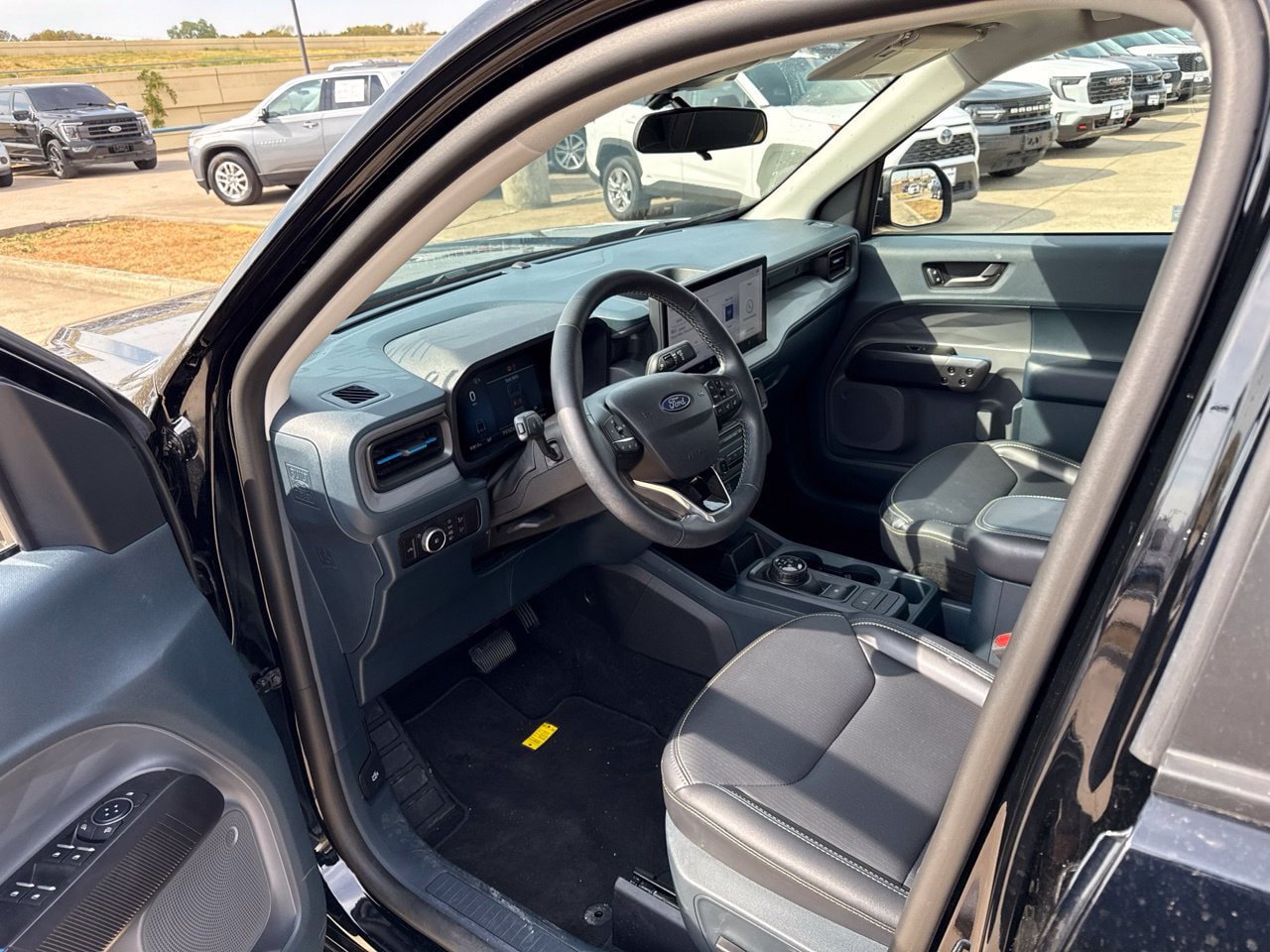 Used 2025 Ford Maverick Lobo AWD/4WD image 19