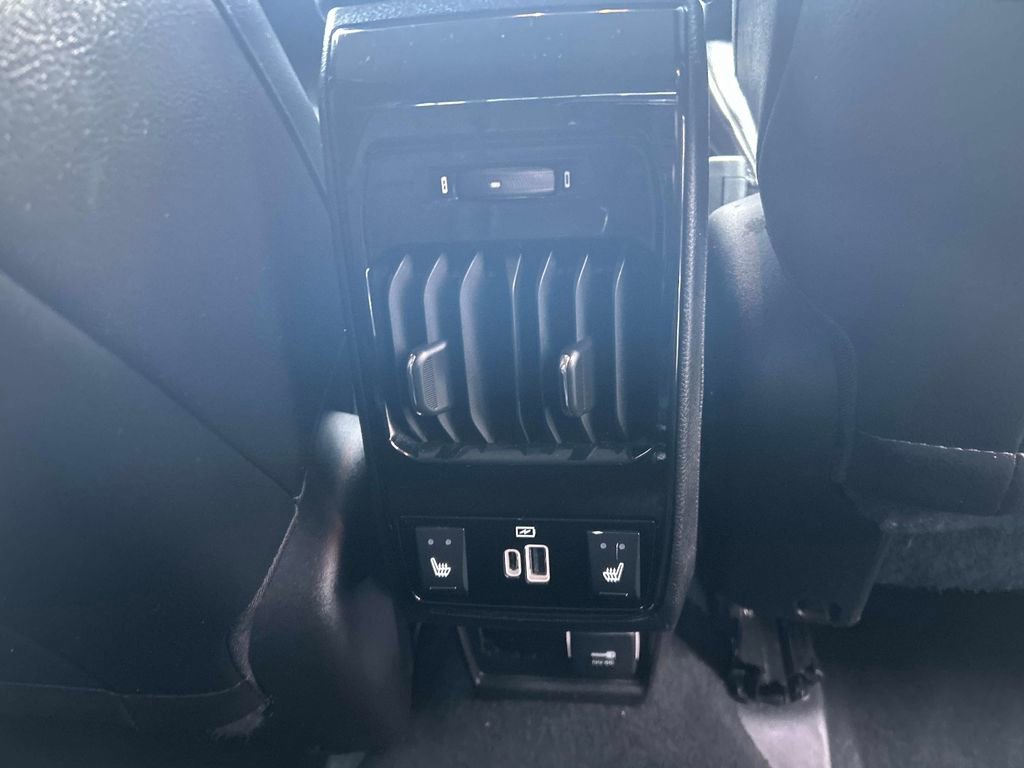 Used 2022 Jeep Compass Limited w/ Elite Group image 16