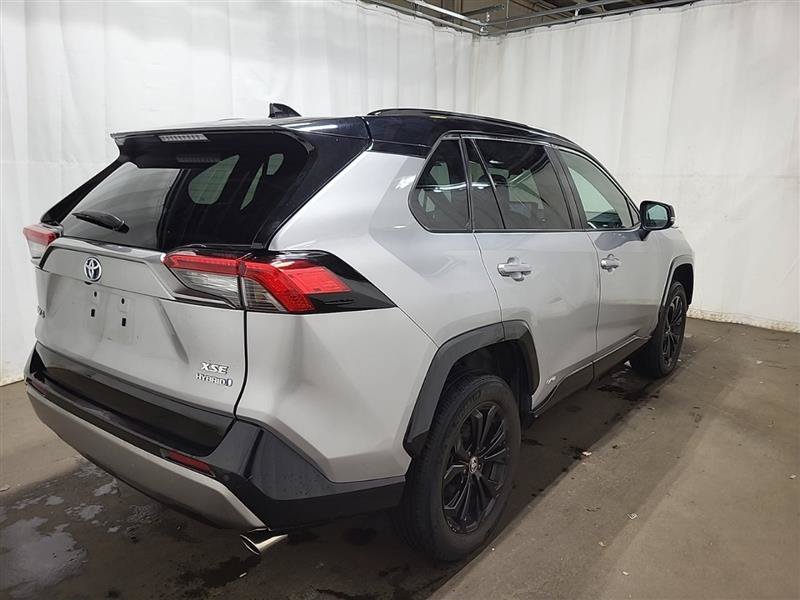 Used 2023 Toyota RAV4 XSE AWD/4WD image 4