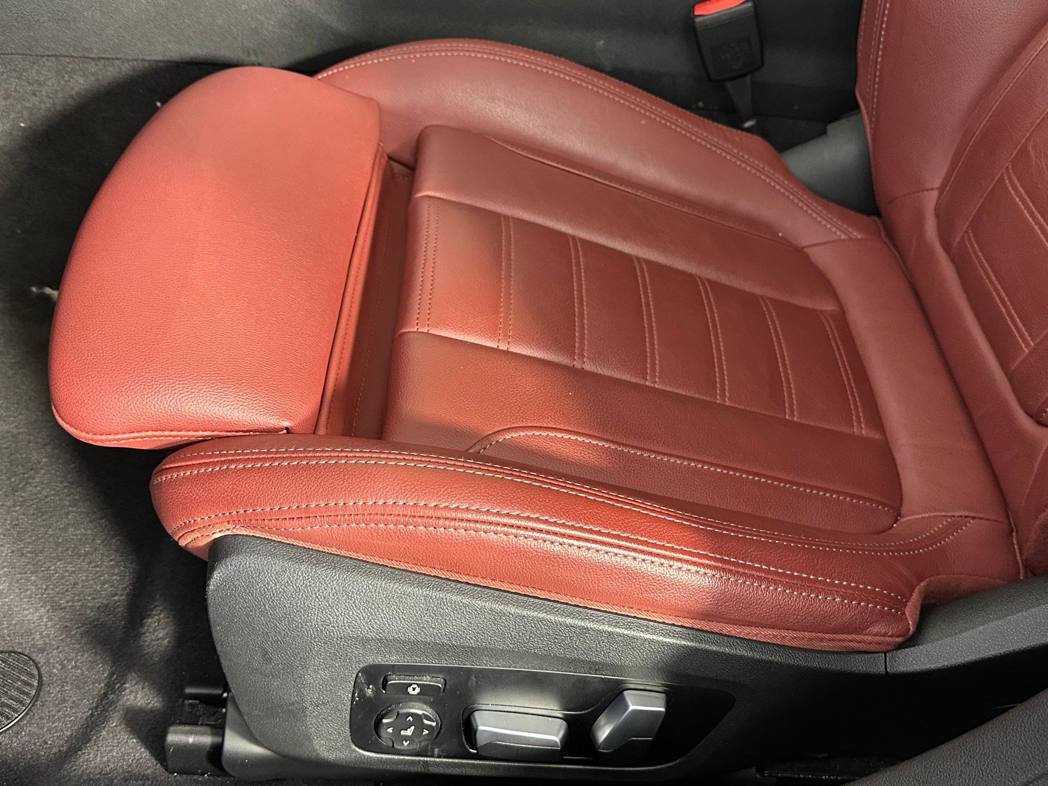 Used 2023 BMW i4 eDrive35 w/ Premium Package image 11