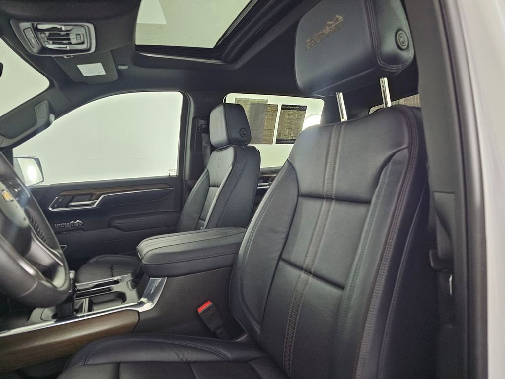 Used 2025 Chevrolet Silverado 1500 High Country w/ Technology Package image 25