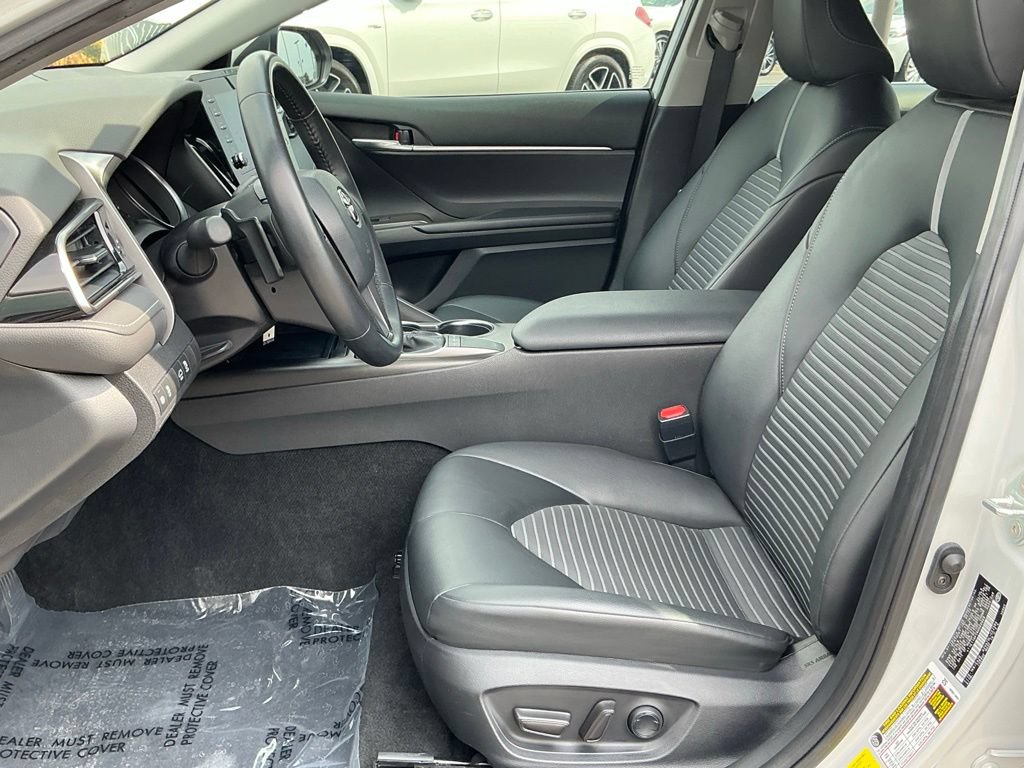 Used 2022 Toyota Camry SE FWD image 12