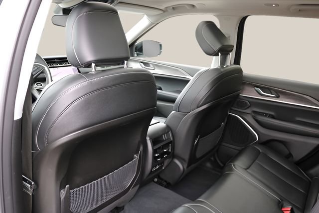 Used 2022 Jeep Grand Cherokee Limited 4xe image 16