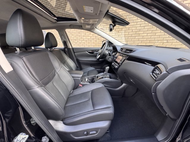 Used 2022 Nissan Rogue Sport SL w/ Premium Package image 9