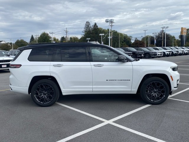 New 2025 Jeep Grand Cherokee L Summit image 9