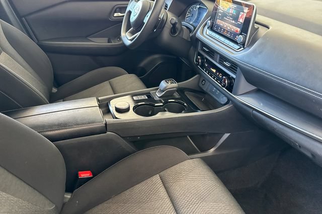 Used 2024 Nissan Rogue SV AWD/4WD image 19